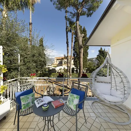 Sorrentovibes - In Center With Gardens And Outdoor Space Sorrento