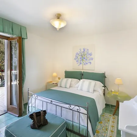 Sorrentovibes - In Center With Gardens&outdoor Space Sorrento