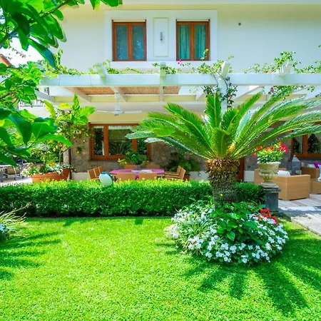 Villa Sorrentovibes - In Center With Gardens And Outdoor Space Sorrento