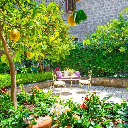 Sorrentovibes - In Center With Gardens&outdoor Space Villa *