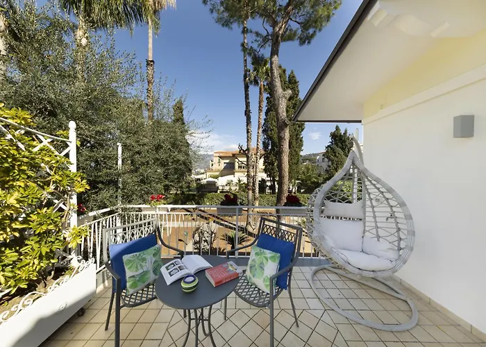 Sorrentovibes - In Center With Gardens And Outdoor Space Sorrento