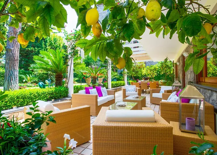 Sorrentovibes - In Center With Gardens And Outdoor Space Vila