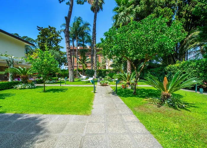 Sorrentovibes - In Center With Gardens And Outdoor Space Vila