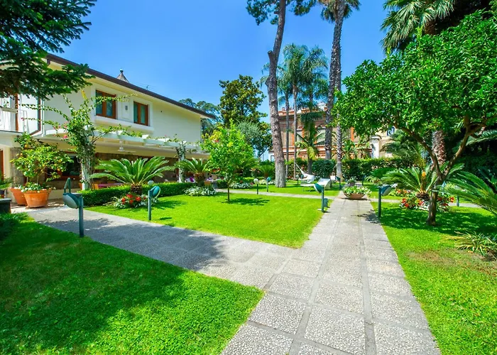 Sorrentovibes - In Center With Gardens And Outdoor Space Vila