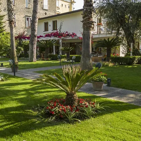 Sorrentovibes - In Center With Gardens And Outdoor Space