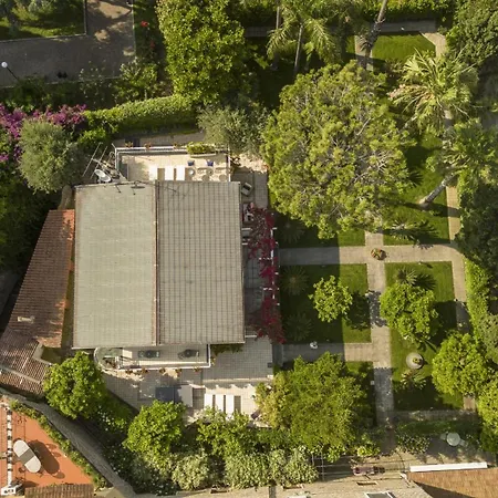 Sorrentovibes - In Center With Gardens And Outdoor Space *