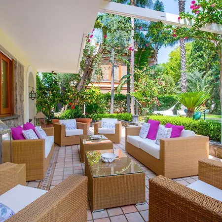 Sorrentovibes - In Center With Gardens And Outdoor Space סורנטו