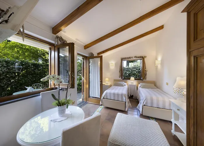 Villa Sorrentovibes - In Center With Gardens And Outdoor Space Sorrente