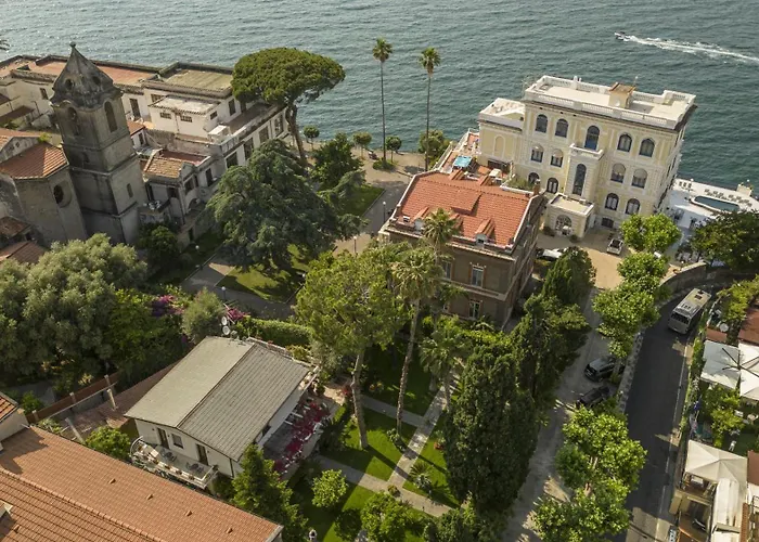Villa Sorrentovibes - In Center With Gardens And Outdoor Space