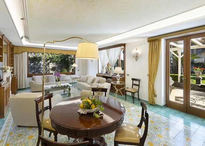 Sorrentovibes - In Center With Gardens And Outdoor Space Sorrente