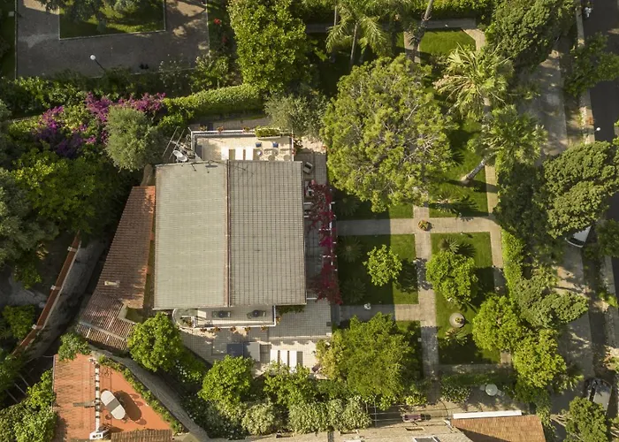 Sorrentovibes - In Center With Gardens And Outdoor Space *