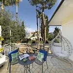 Sorrentovibes - In Center With Gardens And Outdoor Space Sorrente