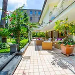 Sorrentovibes - In Center With Gardens And Outdoor Space * Sorrente