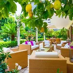 Sorrentovibes - In Center With Gardens And Outdoor Space Villa