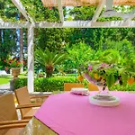 Villa Sorrentovibes - In Center With Gardens And Outdoor Space *