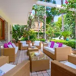 Sorrentovibes - In Center With Gardens And Outdoor Space Sorrente