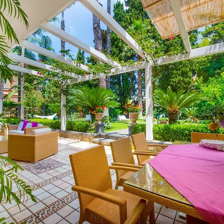 Sorrentovibes - In Center With Gardens And Outdoor Space וילה *