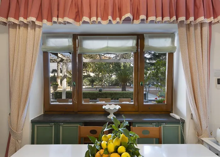 Sorrentovibes - In Center With Gardens And Outdoor Space Villa *