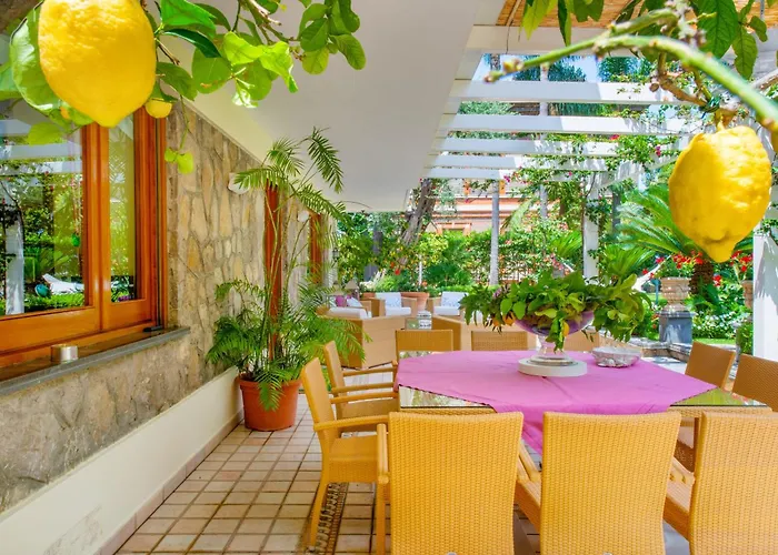 Sorrentovibes - In Center With Gardens And Outdoor Space
