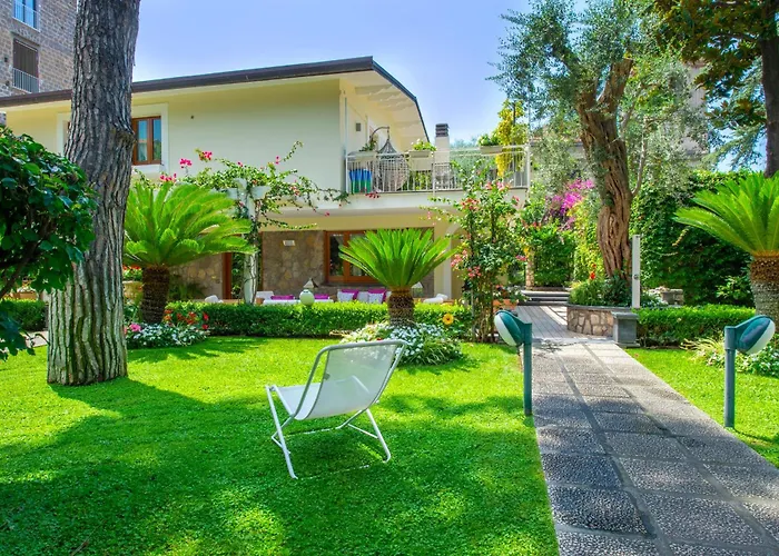 Villa Sorrentovibes - In Center With Gardens And Outdoor Space