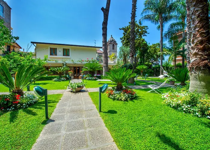 Villa Sorrentovibes - In Center With Gardens And Outdoor Space